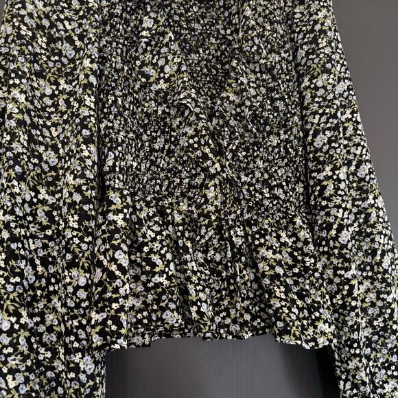 ASTR The Label Black Blue Ditsy Floral Peasant Preppy Chiffon Ruffle Top sz S - Picture 2 of 5